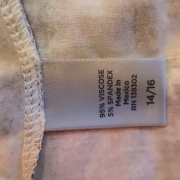 NWT Avenue Multicolor Top. Size 14/16 - Picture 7 of 7